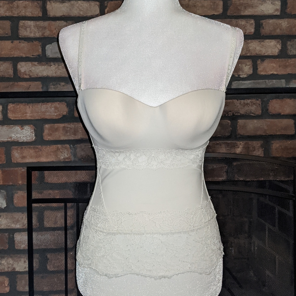 La Perla Lace corset with lightly padded bra 32C
